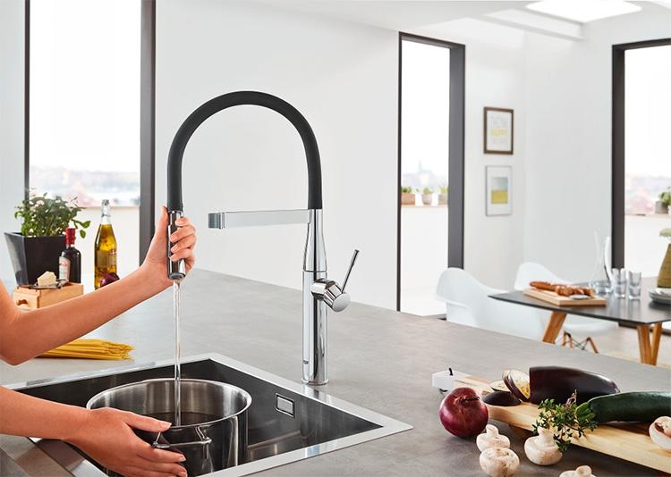 Grohe Essence New køkkenarmatur m/profi-bruser - Krom